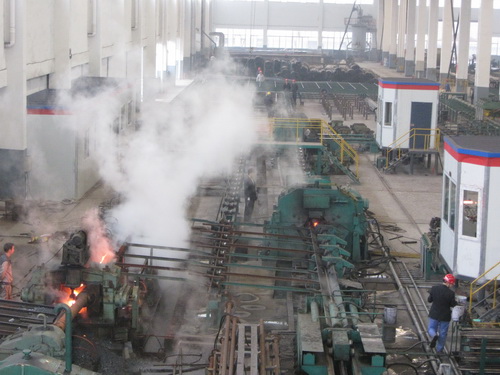 上饶无缝钢管厂家生产车间